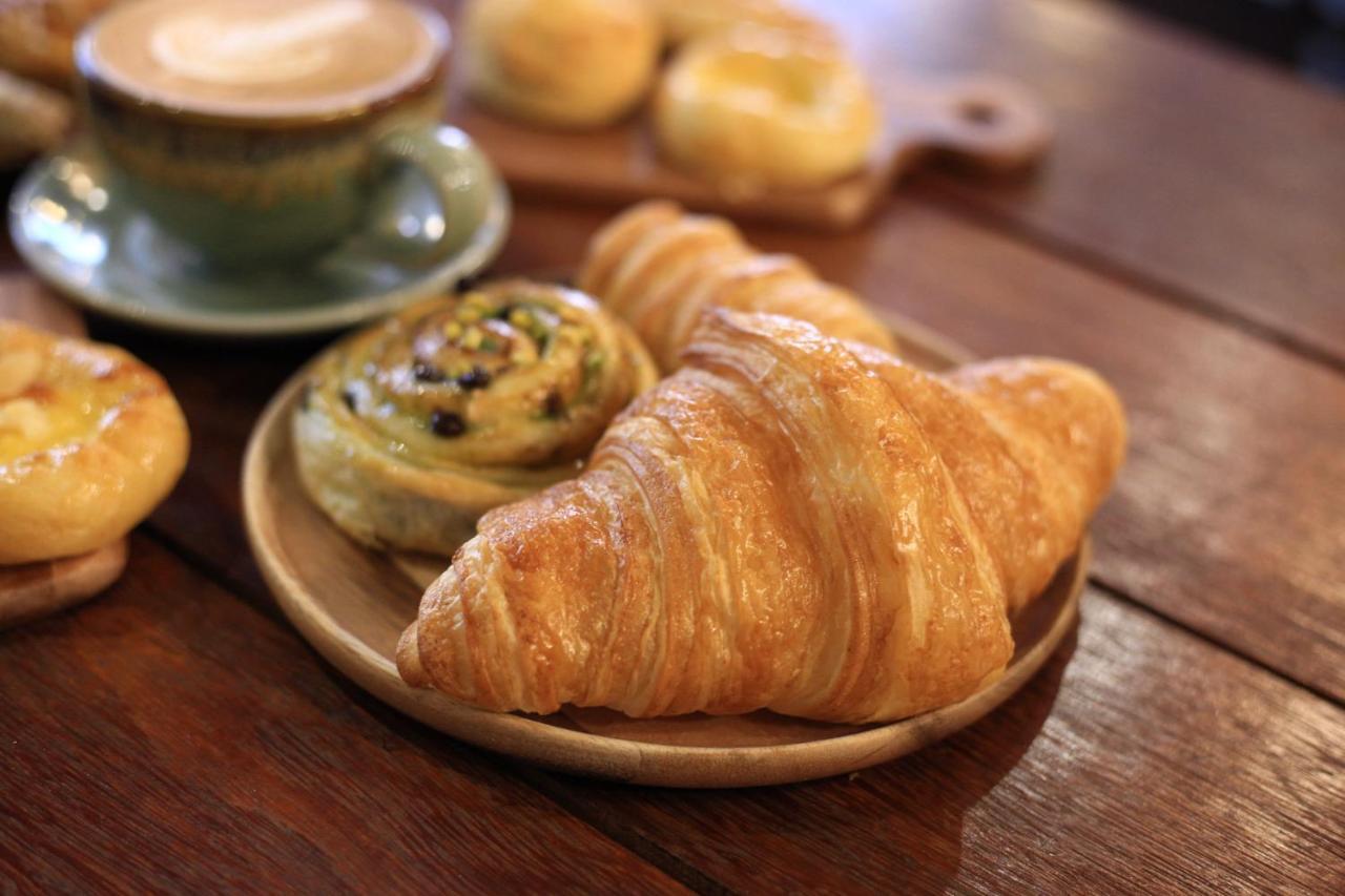 Thonglor Travellers Hostel And Cafe Bangkok Zewnętrze zdjęcie