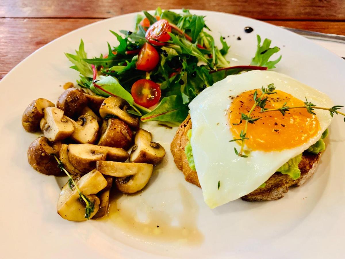 Thonglor Travellers Hostel And Cafe Bangkok Zewnętrze zdjęcie