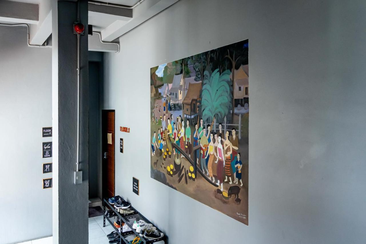 Thonglor Travellers Hostel And Cafe Bangkok Zewnętrze zdjęcie